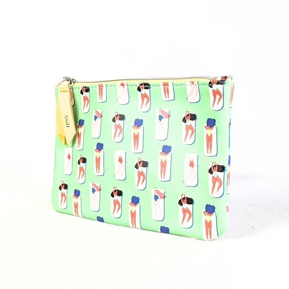 NWOT IPSY Beachwear Print Cosmetic Pouch - Picture 1 of 6